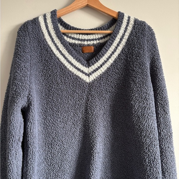 POL Blue and White V-Neck Sweater | Size Large - Picture 5 of 7